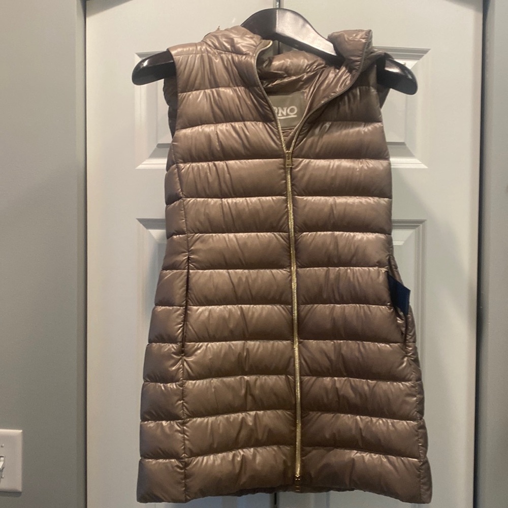 Herno size 42 - Never worn